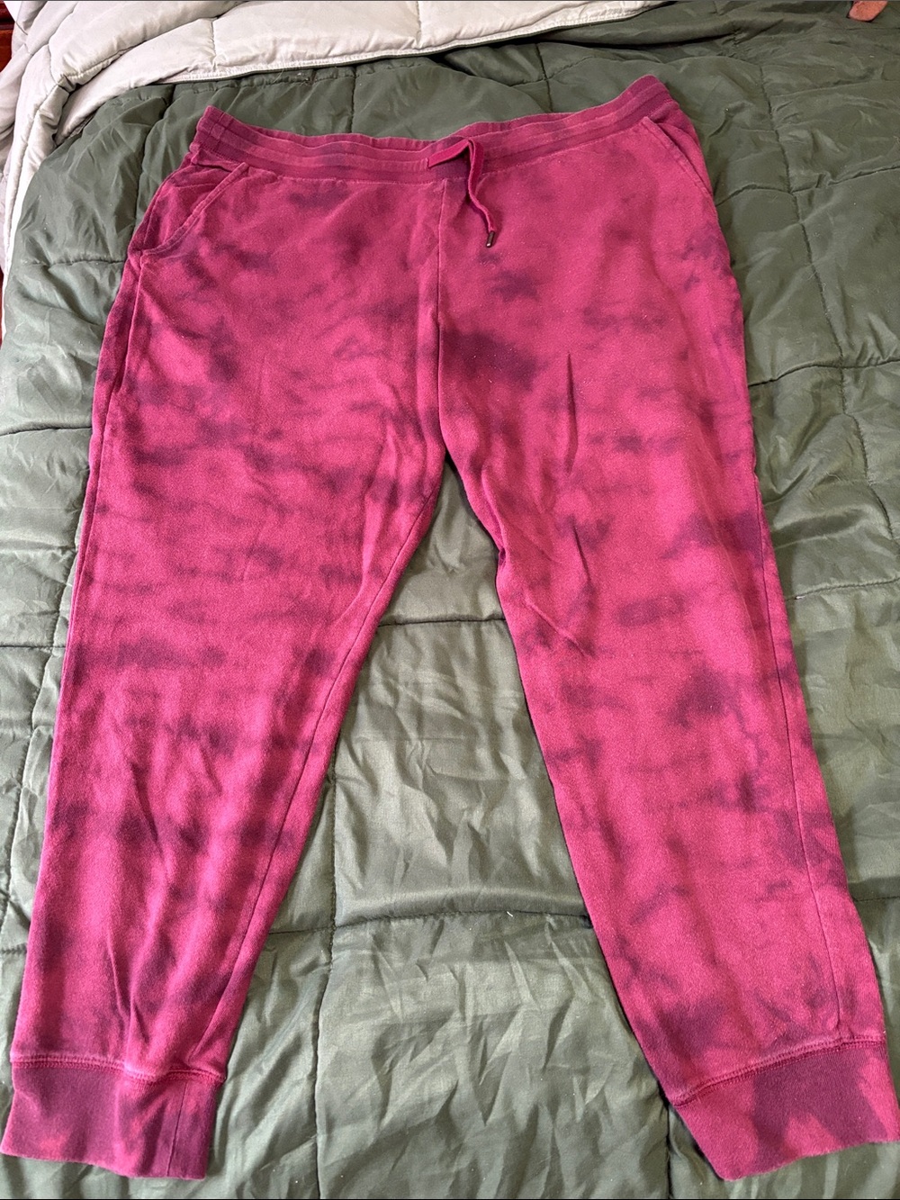 Old Navy maroon Tie-Dye Jogger Sweatpants